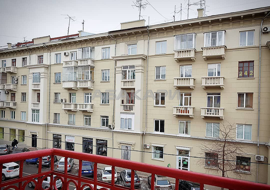Schöne Balkone (73 Fotos): Wie macht man einen Balkon in der Wohnung schön? Wie
